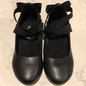 Kenneth Cole
Little Girls'' Tap Star Flat